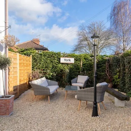 Camaraderie Konukevi 3*